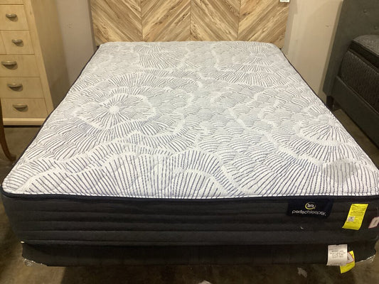 86415 - Serta Perfect Sleeper Queen Mattress