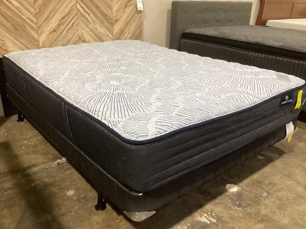 86415 - Serta Perfect Sleeper Queen Mattress