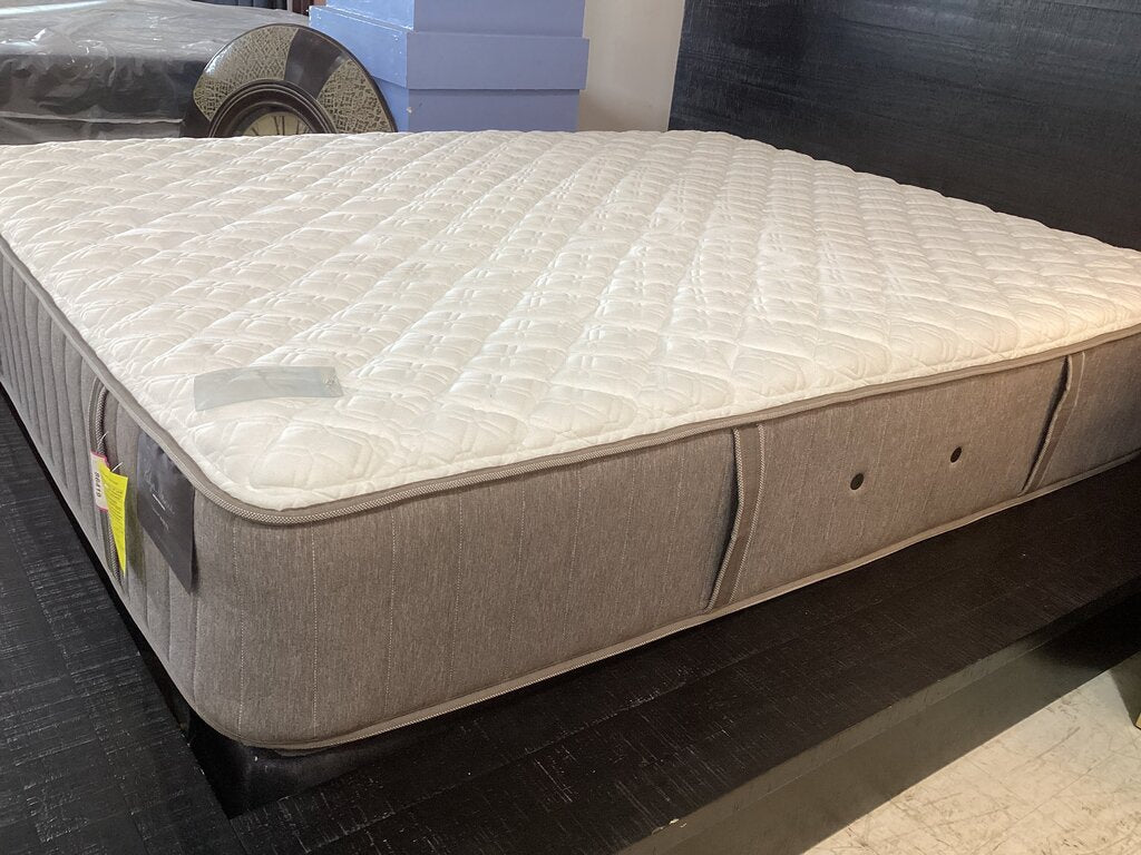 86419 - Stearns and Foster Estate Queen Mattress