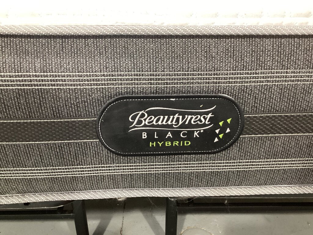 85089 - Beauty Rest Black Hybrid King Mattress
