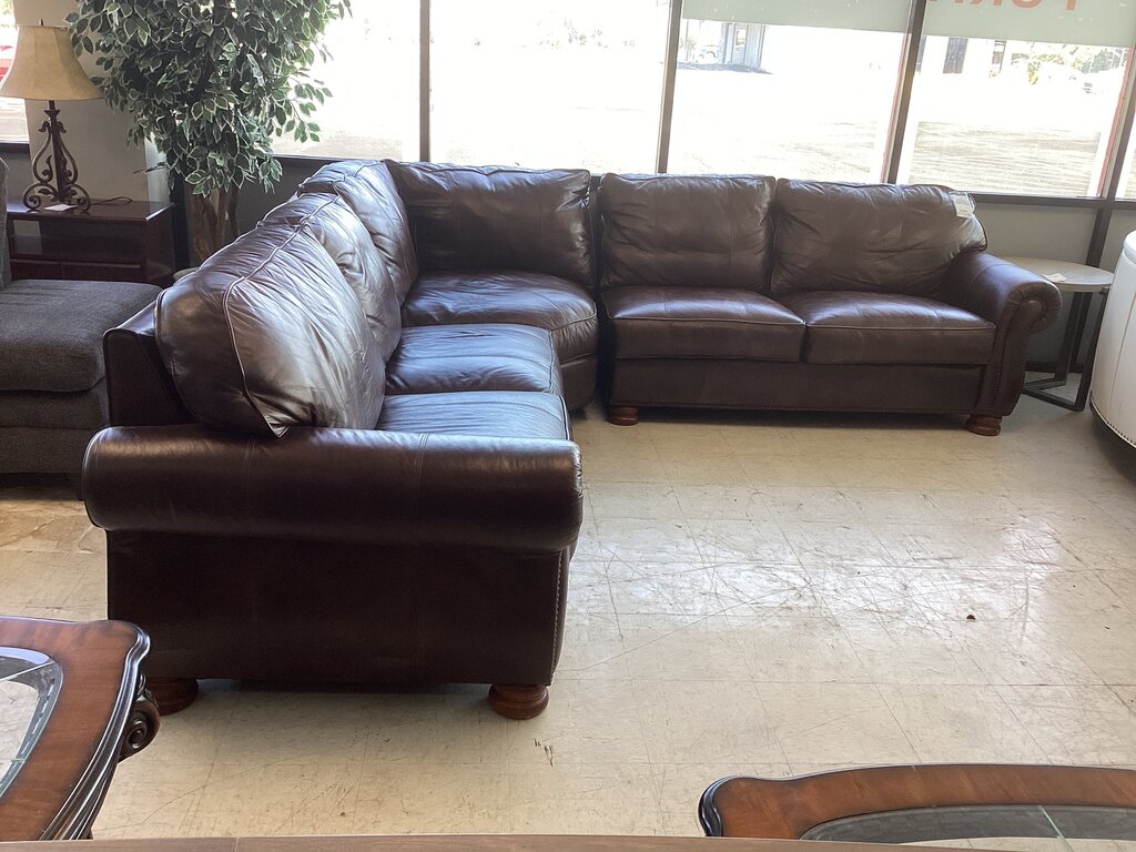 86486 - Thomasville Benjamin 3pc Leather Sectional 120x120x36