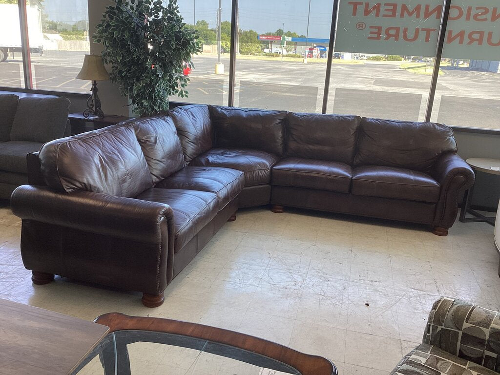 86486 - Thomasville Benjamin 3pc Leather Sectional 120x120x36