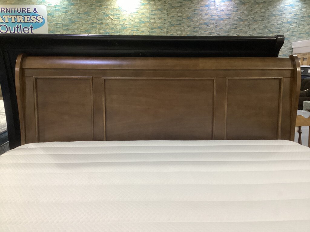 Seminole NEW Queen Bed Frame 65x88x55 (129331/333)