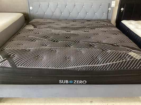 86445 - King Sub*Zero Pillow Top Mattress