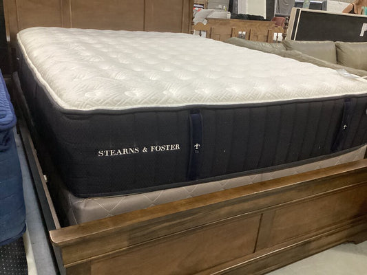 86517 Stearns & Foster Lux Estate Queen Mattress