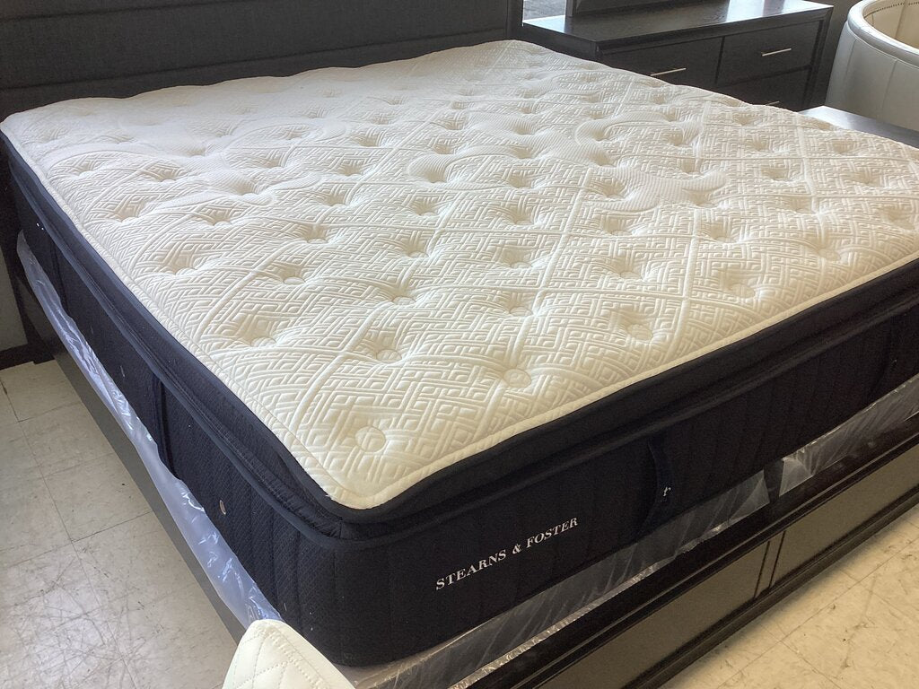 86516 Stearns & Foster King Lux Estate Mattress