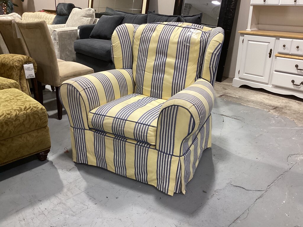 86514 Classic Wingback Arm Chair 41x32x37