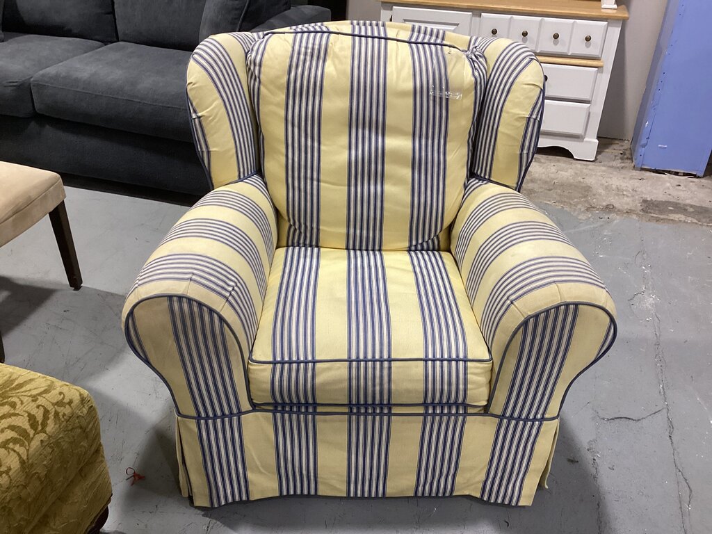 86514 Classic Wingback Arm Chair 41x32x37