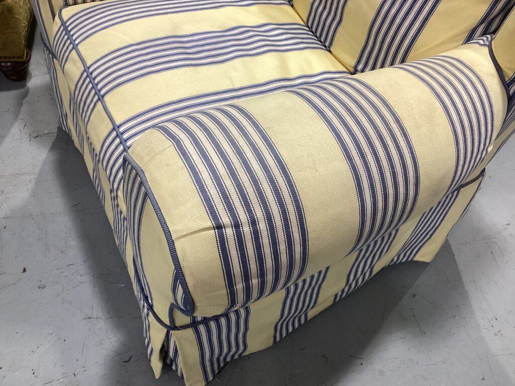 86514 Classic Wingback Arm Chair 41x32x37