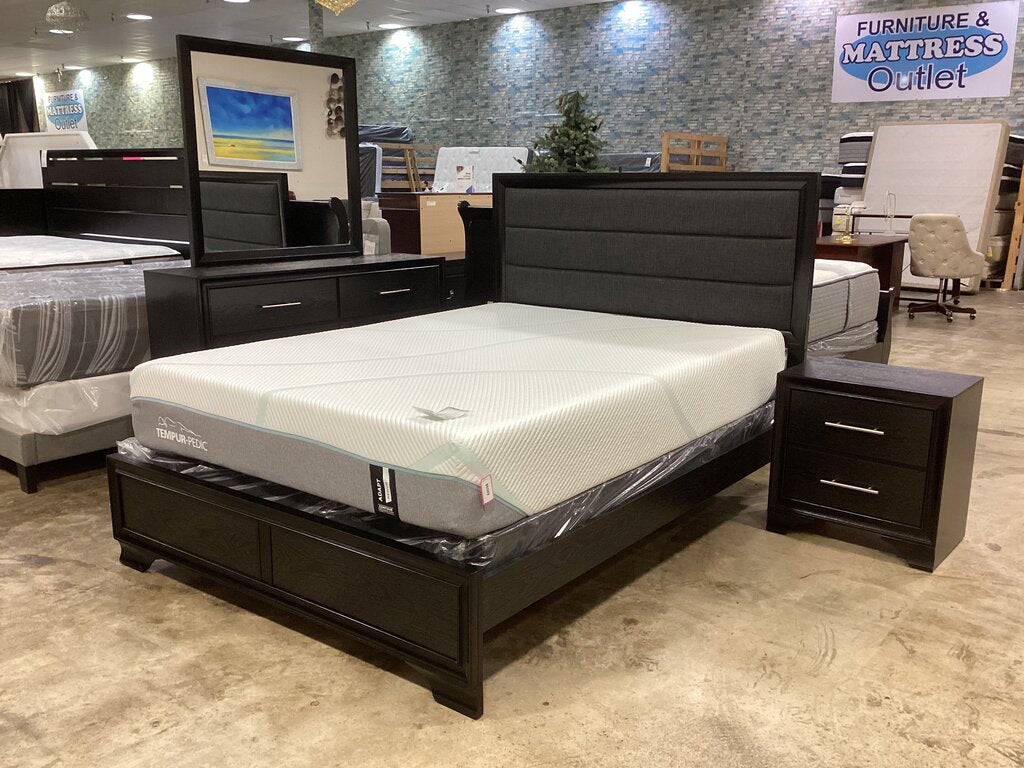 Danabrin NEW Queen 4pc Bedroom Group (63x84x53)(58x17x36-75)(24x17x24)