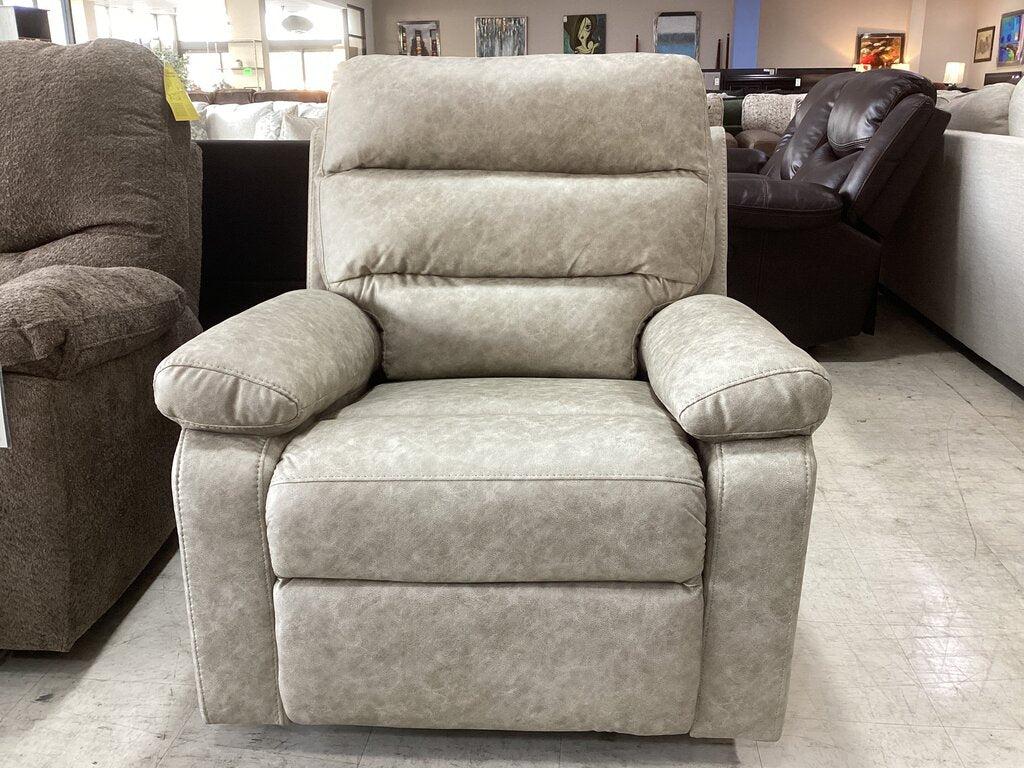 Titan Mushroom NEW Recliner 37x35x41 (2850)