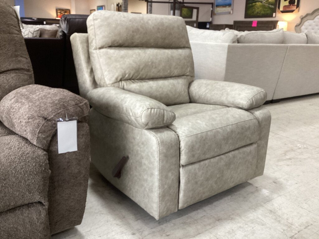 Titan Mushroom NEW Recliner 37x35x41 (2850)