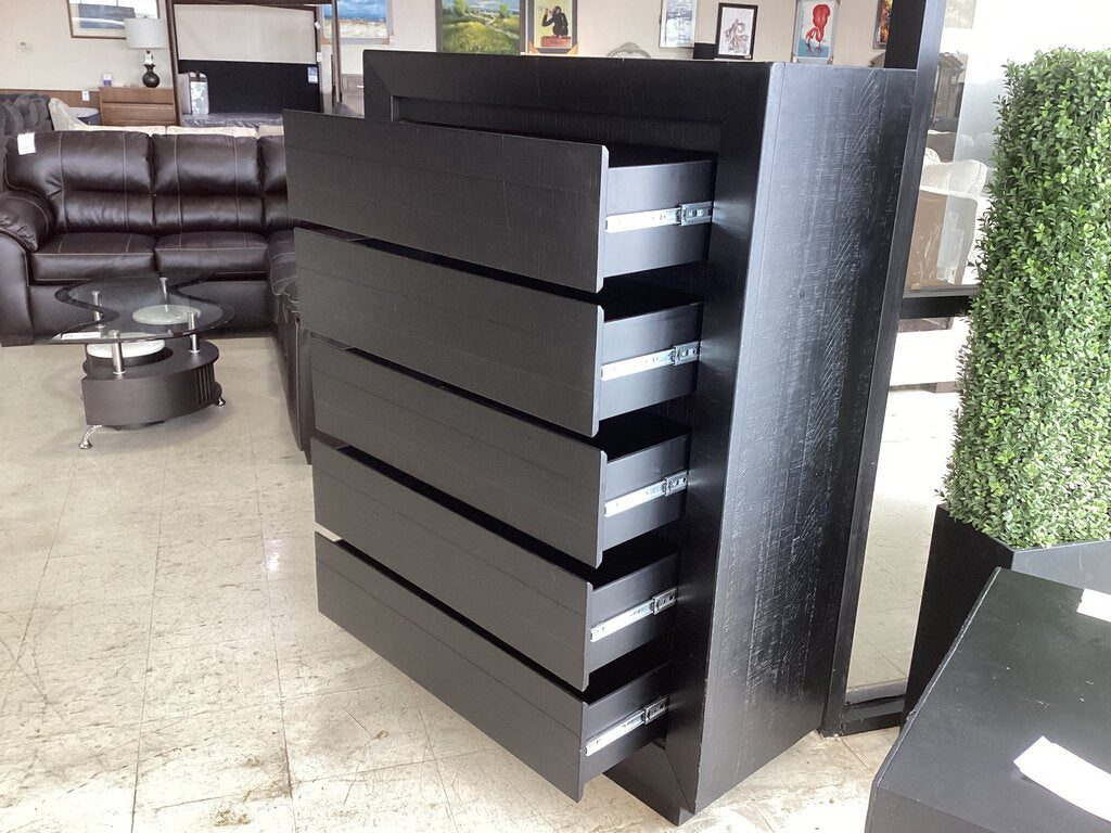 86541 - Ashley Londer 5 Drawer Chest 43x18x58