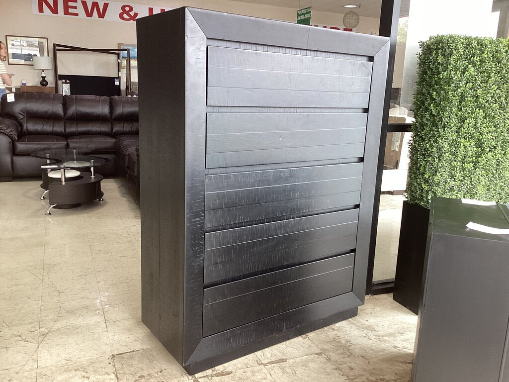 86541 - Ashley Londer 5 Drawer Chest 43x18x58