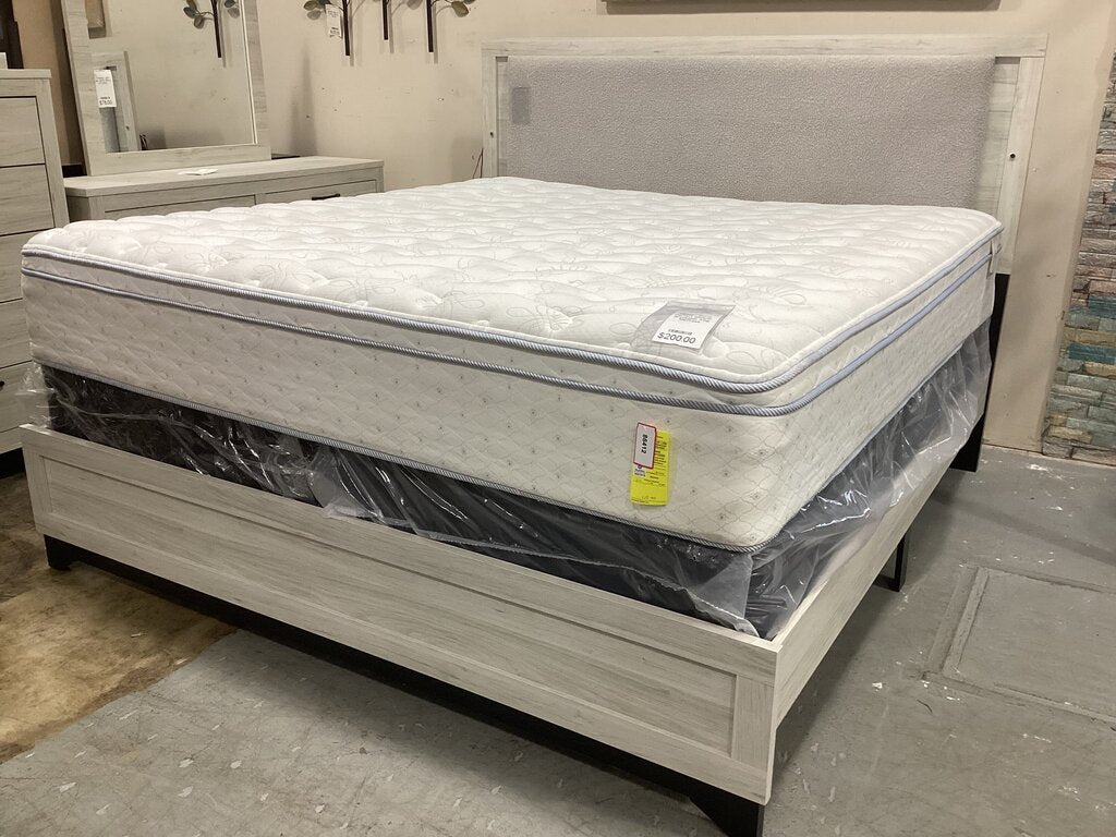 Trinidad Light Oak NEW Platform King Bed Frame 79x83x54 (172541-43)