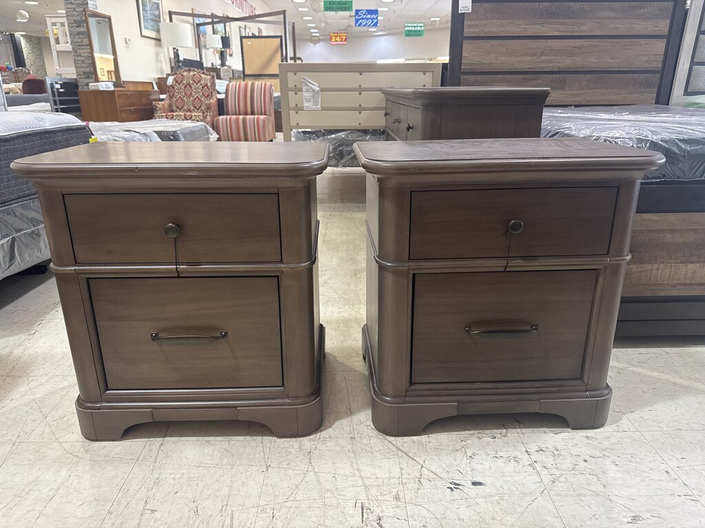 86615 - Pair of Nightstands 26x18x27