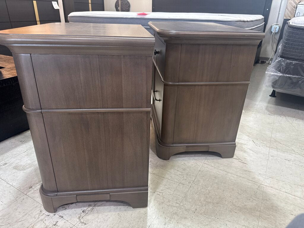 86615 - Pair of Nightstands 26x18x27