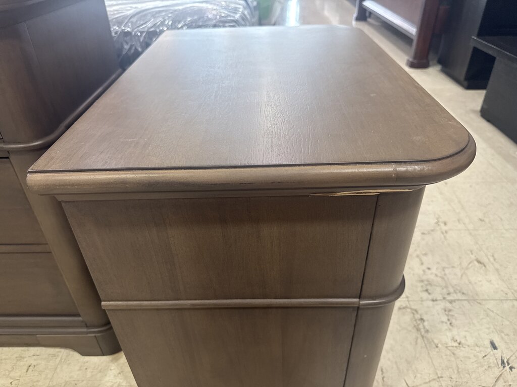 86615 - Pair of Nightstands 26x18x27