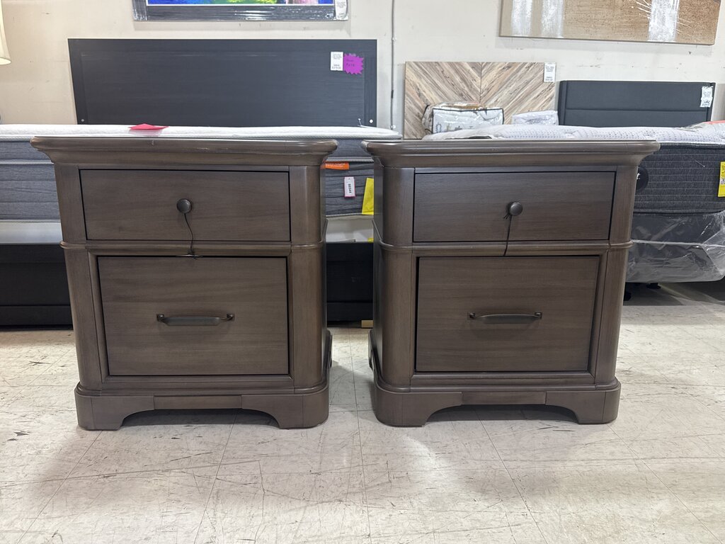 86615 - Pair of Nightstands 26x18x27