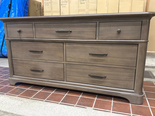 86622 - Seven Drawer Dresser 64x18x32
