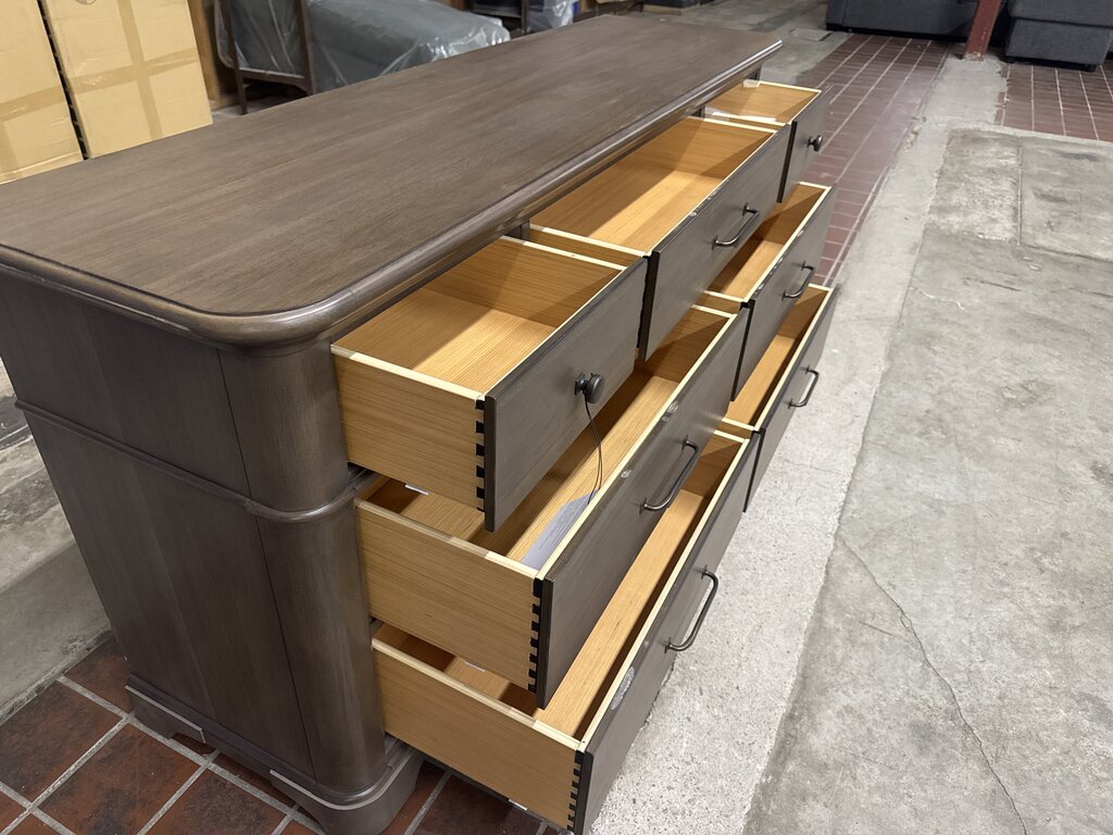 86622 - Seven Drawer Dresser 64x18x32