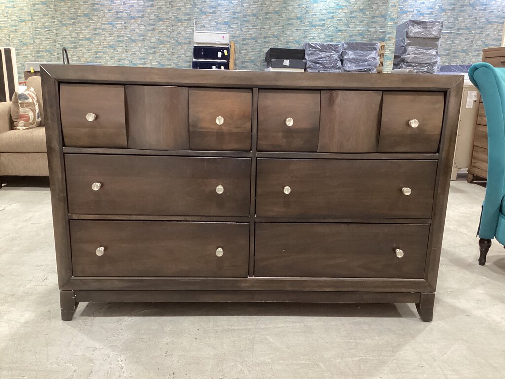 86592 Ashley Chanella Dresser 59x17x39