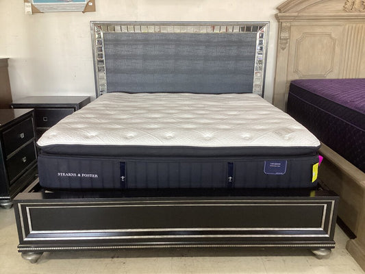 86630 Wynnwood King Bed Frame