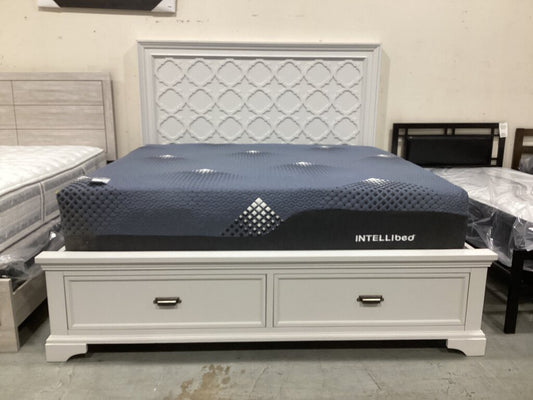 86611 - White King Bed Frame 82x88x64