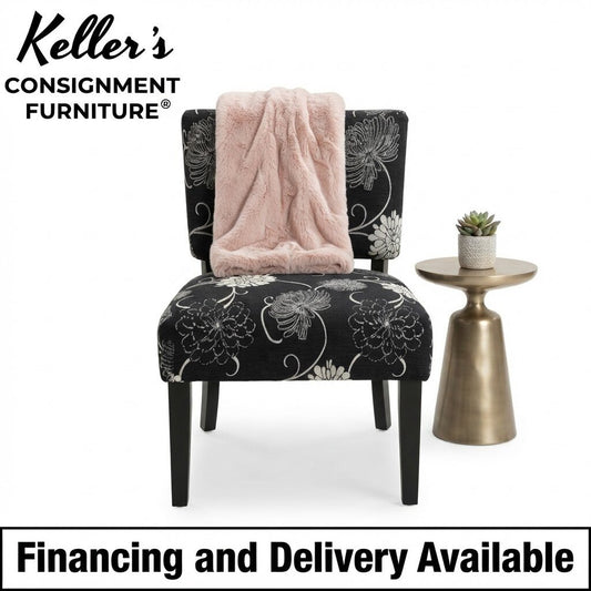 86588 - Black & White Accent Chair 23x27x33