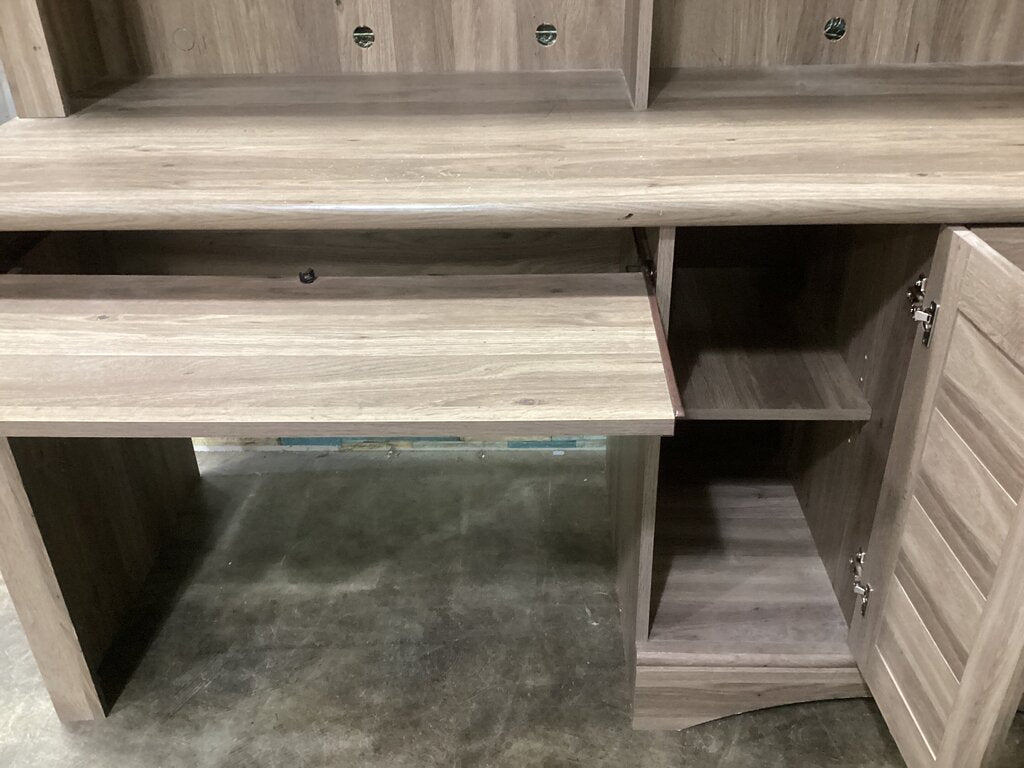 86586 - Gray Desk w/Hutch 62x24x58
