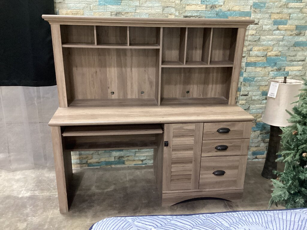 86586 - Gray Desk w/Hutch 62x24x58