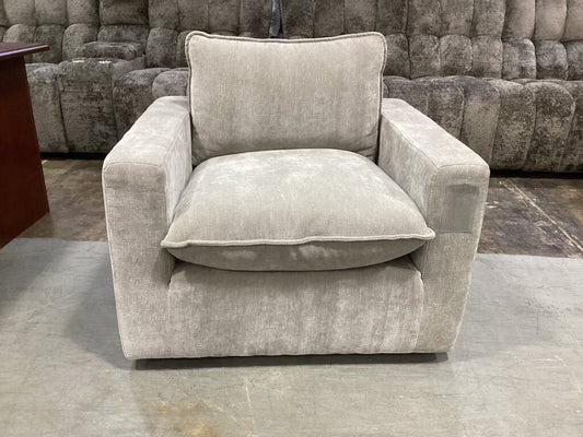 86624 - Gray Swivel Accent Chair w/Adjustable Headrest 36x38x34