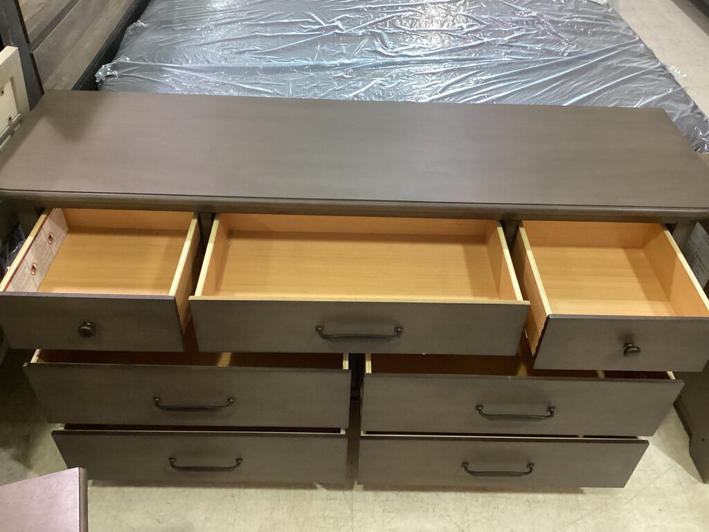 86596 - Seven-Drawer Dresser 64x18x33