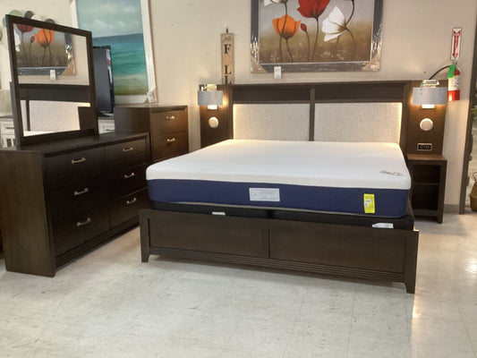 Kona NEW King Bedroom Group w/Wall Lamp & Bluetooth Speaker (175340-set)