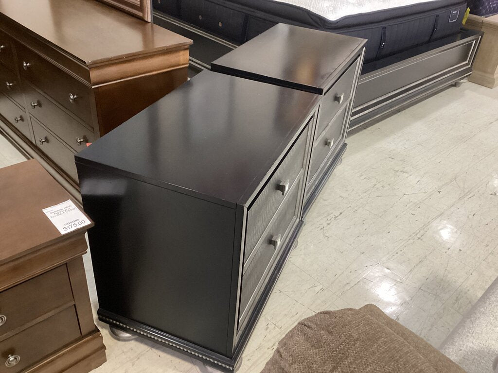 86593 Wynnwood Pair of Nightstands 30x19x30
