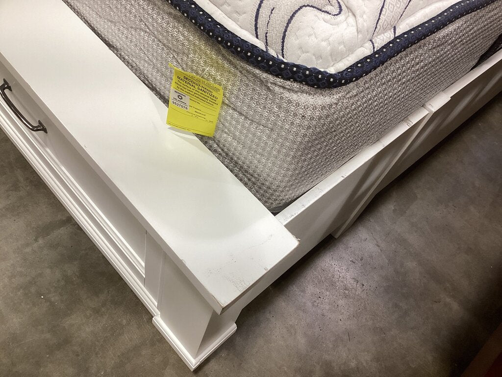 86628 White King Storage Bed Frame 82x89x53