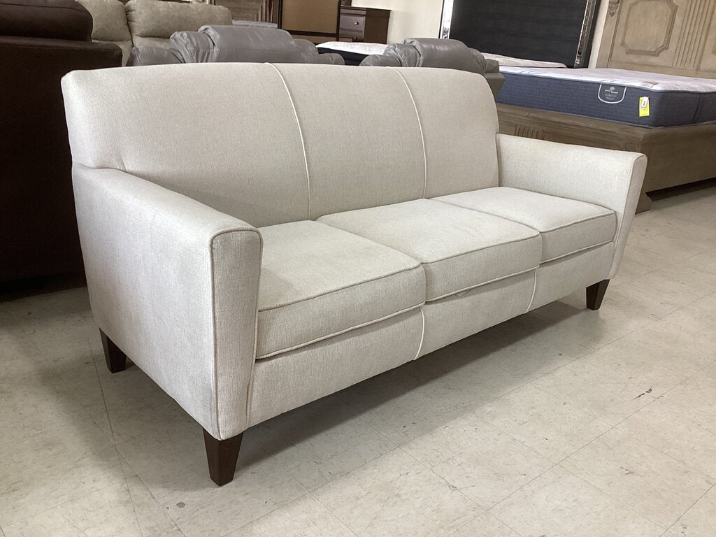 86689 - Flexsteel Ivory Fabric Sofa 80x36x36