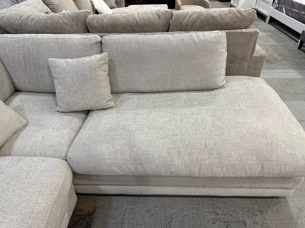 86688 - 2pc Beige Fabric Sectional 118x94x35