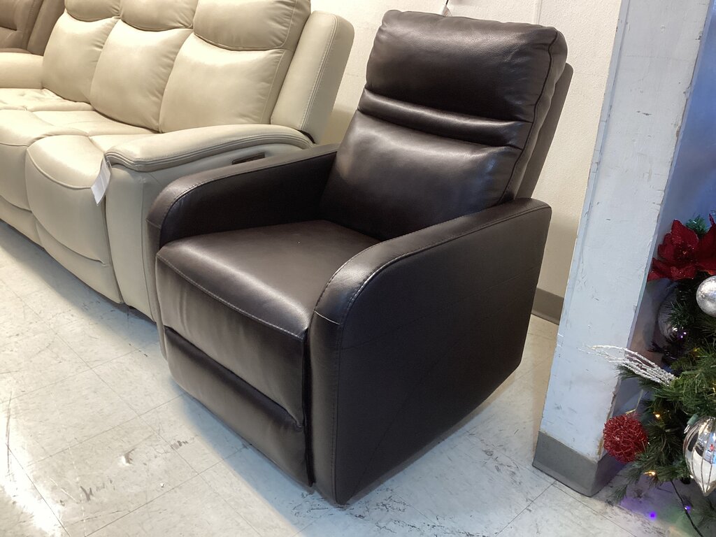 86697 - Leather Glider Recliner 33x38x40