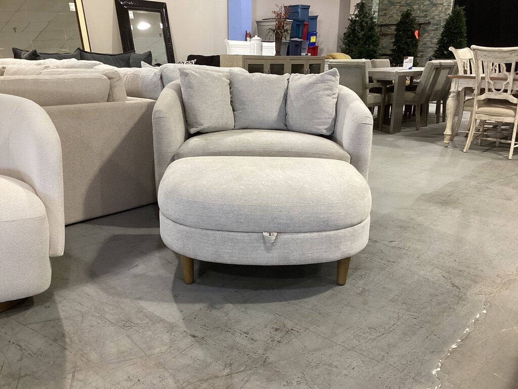 86695 - Thomasville Gray Chair w/Storage Ottoman 47x36x32 / 38x27x19