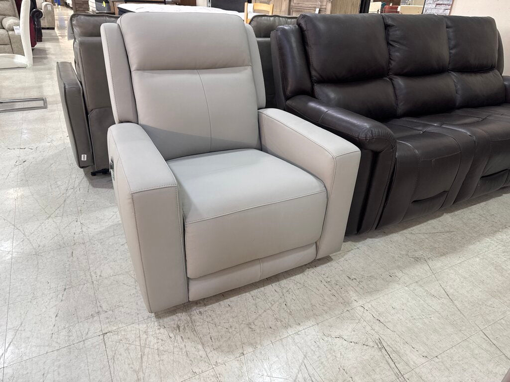 86726 - Simon Li Leather Zero Gravity Power Recliner 37x40x41