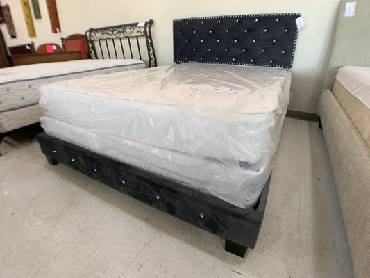 Starlett Gray NEW Full Size Bed Frame 58x77x48 (104029)