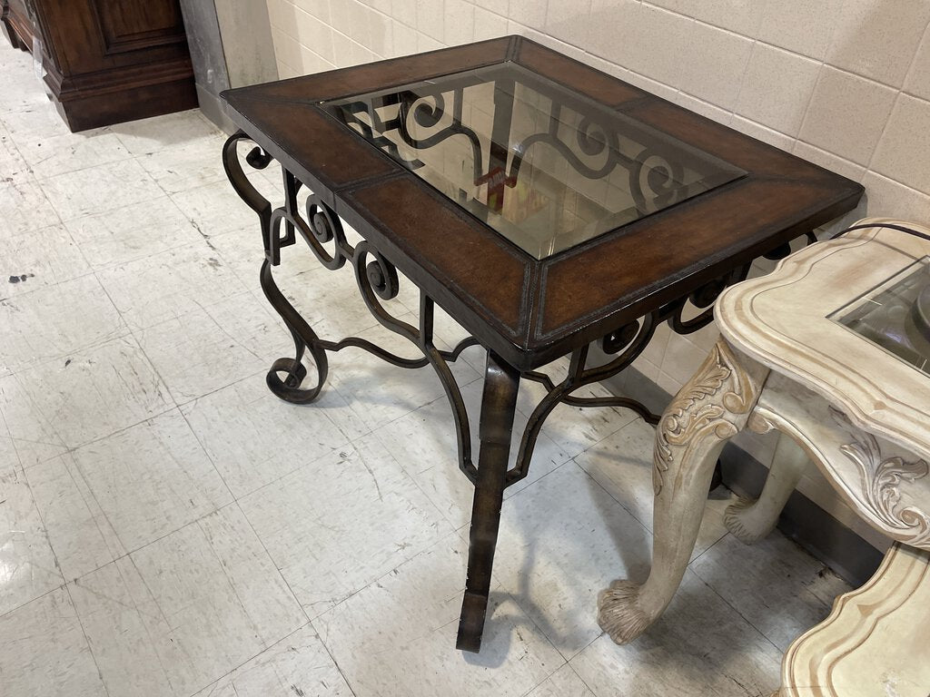 79402 (8431-1) End Table 30x27x25